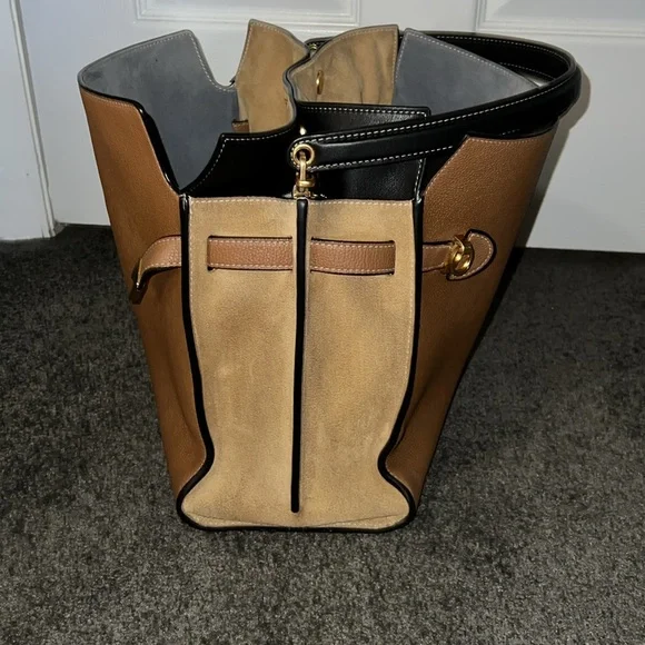 Tory Burch Brown Leather Shoulder Bag with Black Handles - Picture 4 of 16